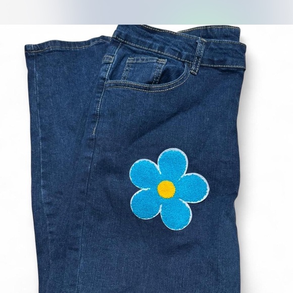 SHEIN Floral Blue Denim Jeans 🌸🌺💐 - Picture 7 of 7